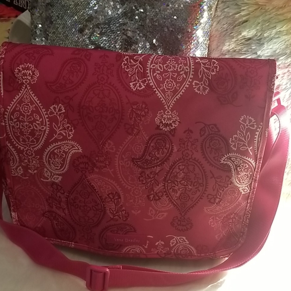 Vera Bradley Handbags - Vera Bradley Messanger Bag. NWOT.